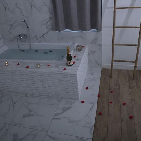 Triplex 110 M2 Centre Historique Avec Jacuzzi Dinan公寓 外观 照片