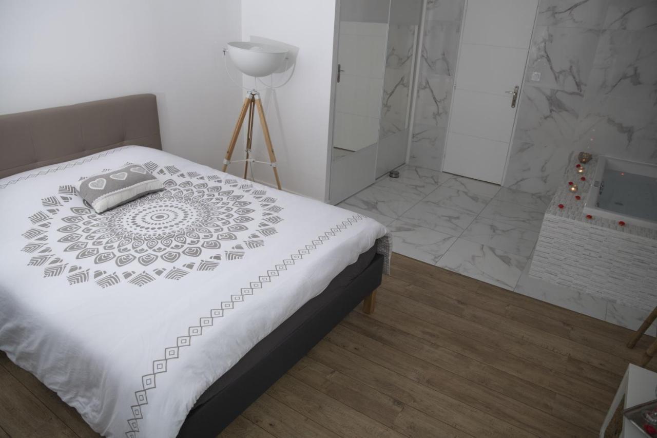 Triplex 110 M2 Centre Historique Avec Jacuzzi Dinan公寓 外观 照片